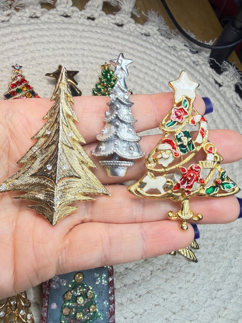 Christmas Tree Brooch Lot of 16 | Vintage Modern | Jewelry Tree Craft Collection - Picture 5 of 15